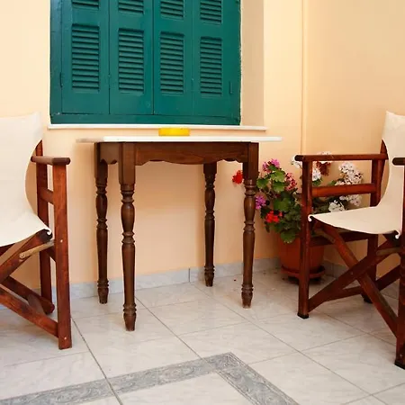Hotel Avra 2*