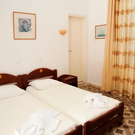 Avra Hotel 2*