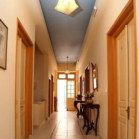 Hotel Avra